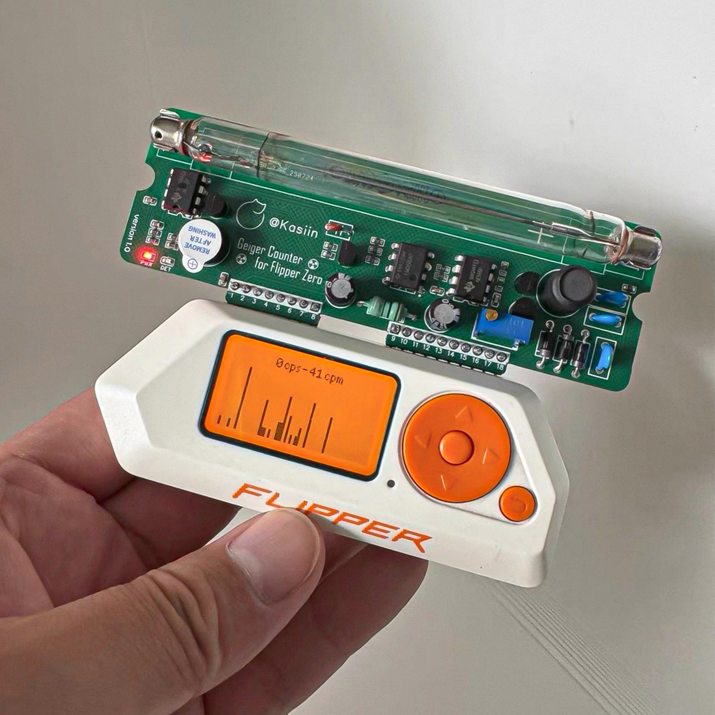 Geiger Counter Module for Flipper Zero – Radiation Detector Expansion Board with Real-Time Detection Display